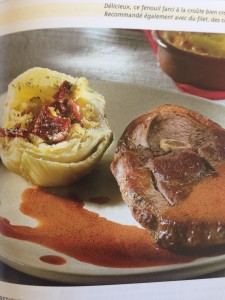 Tranches d&rsquo;agneau au coulis de tomates, fenouil farci