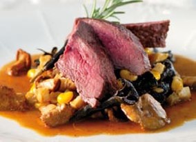 Filet de chevreuil grillé et ratatouille de châtaignes, céleri-rave, maïs et champignons sauvages